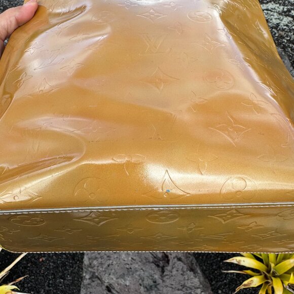 Louis Vuitton Reade Tote MM Leather Monogram Vernis Yellow Gold - Picture 8 of 17